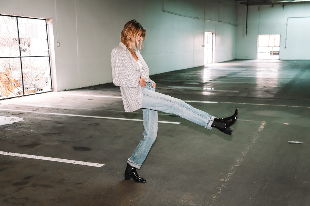 90s Boyfriend Jeans: Fit Guide and Brand Picks