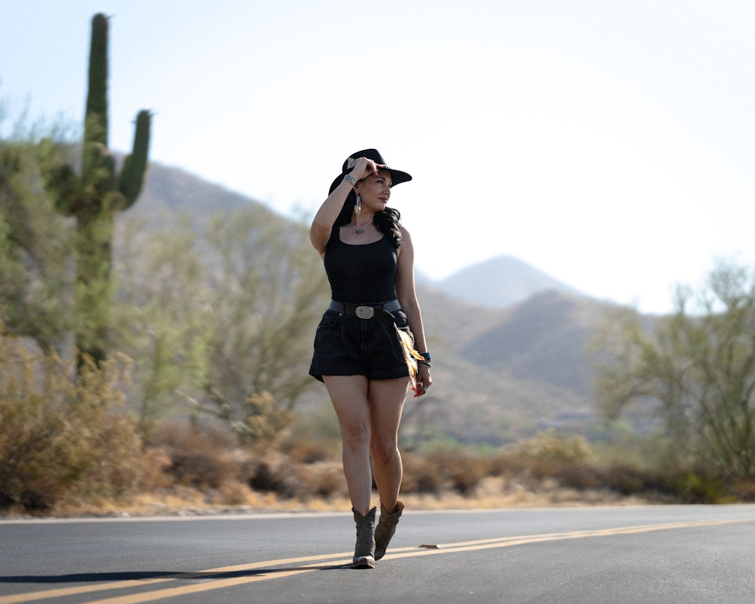 Black Cowgirl Boots Square Toe: Styling Guide and Honest Picks