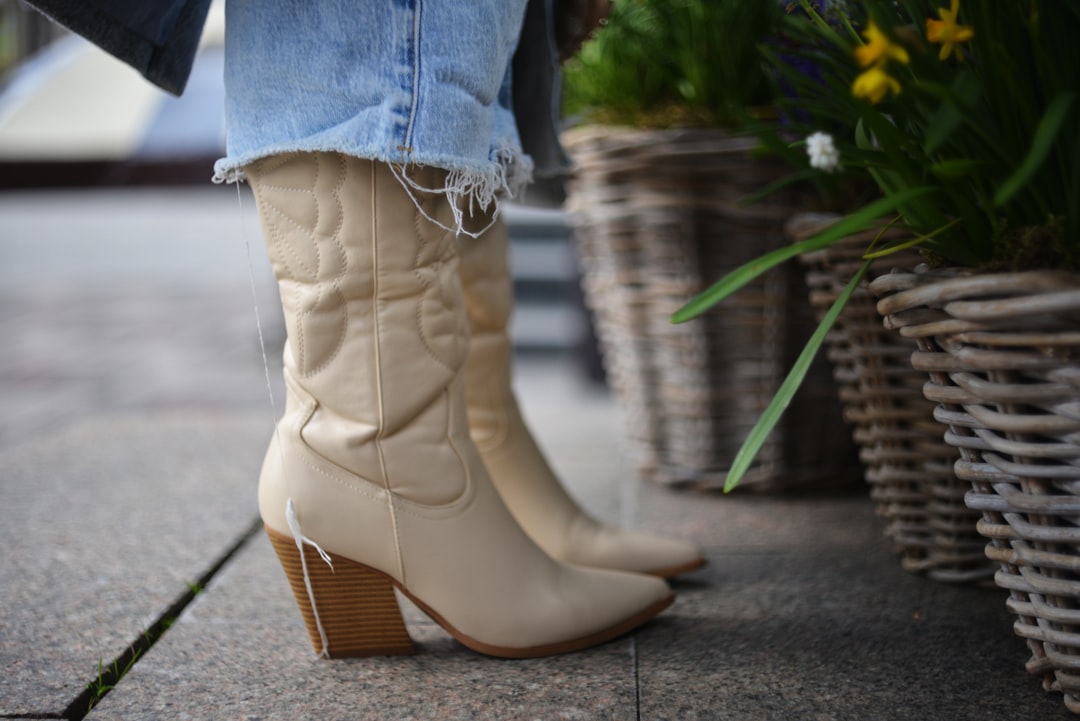 Cream Cowgirl Boots: Styling Guide and Honest Picks