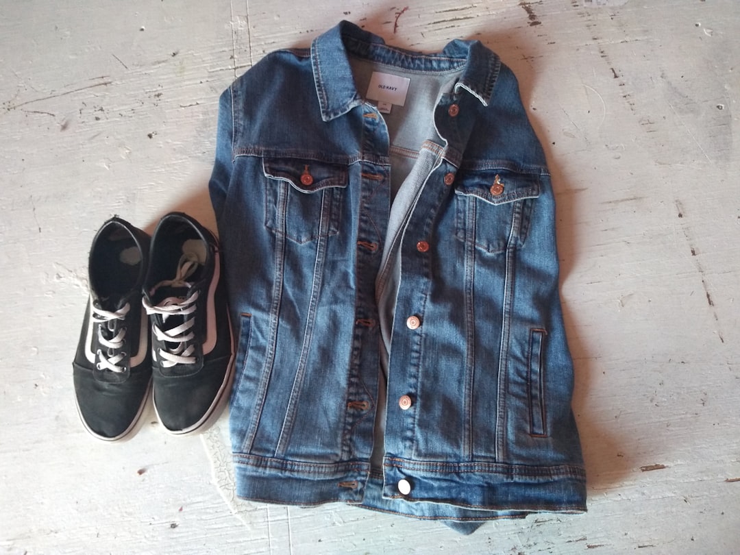 Dark Wash Denim Jacket: Styling Guide and Honest Picks