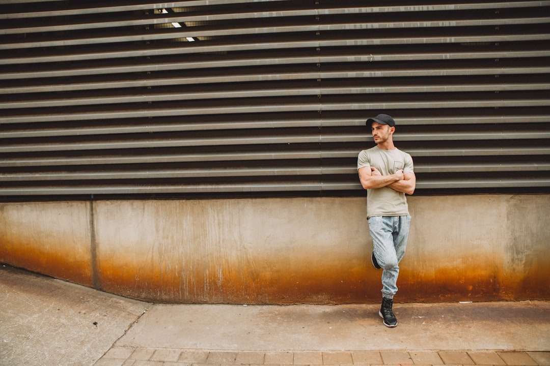 Men's Light Wash Jeans: How to Wear the Faded Look