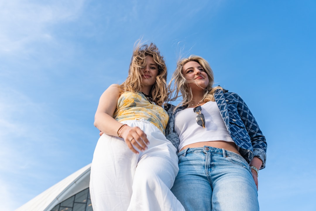 Plus Size Wide Leg Jeans Outfit Ideas: Fit Guide and Brand Picks