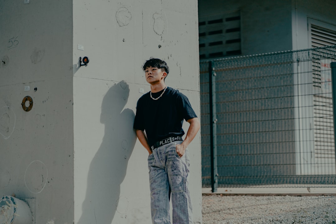 Super Baggy Jeans: Our Honest Review After Wearing Them