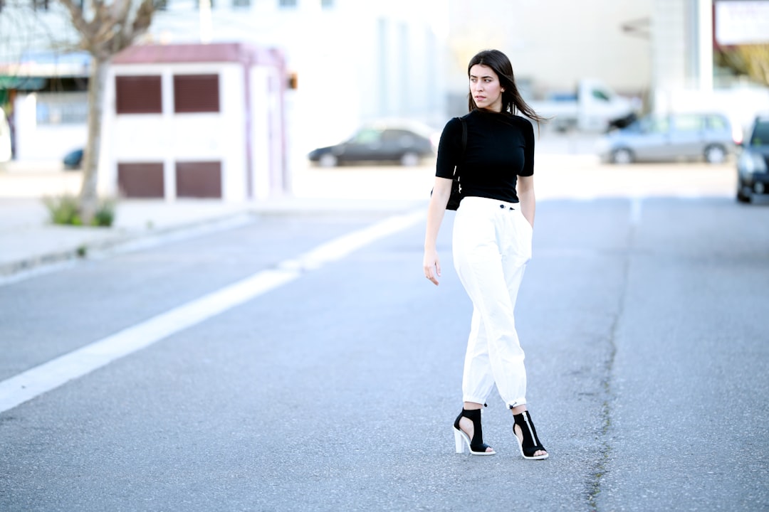 White Baggy Jeans: Styling Tips and Fit Advice