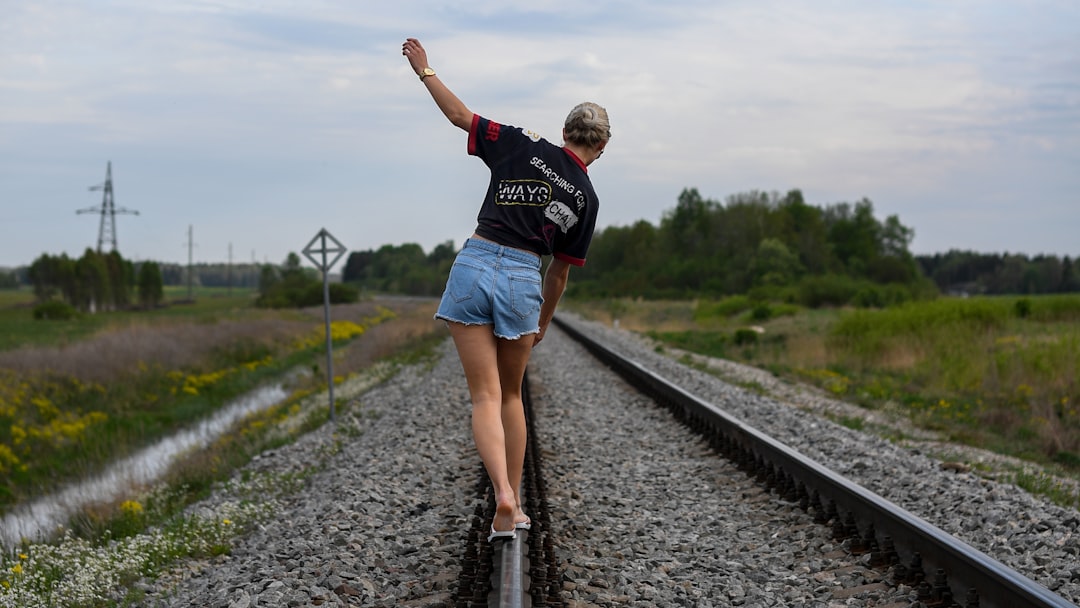 Z Supply Shorts Review: Linen, Denim, and Knit Lounge Tested